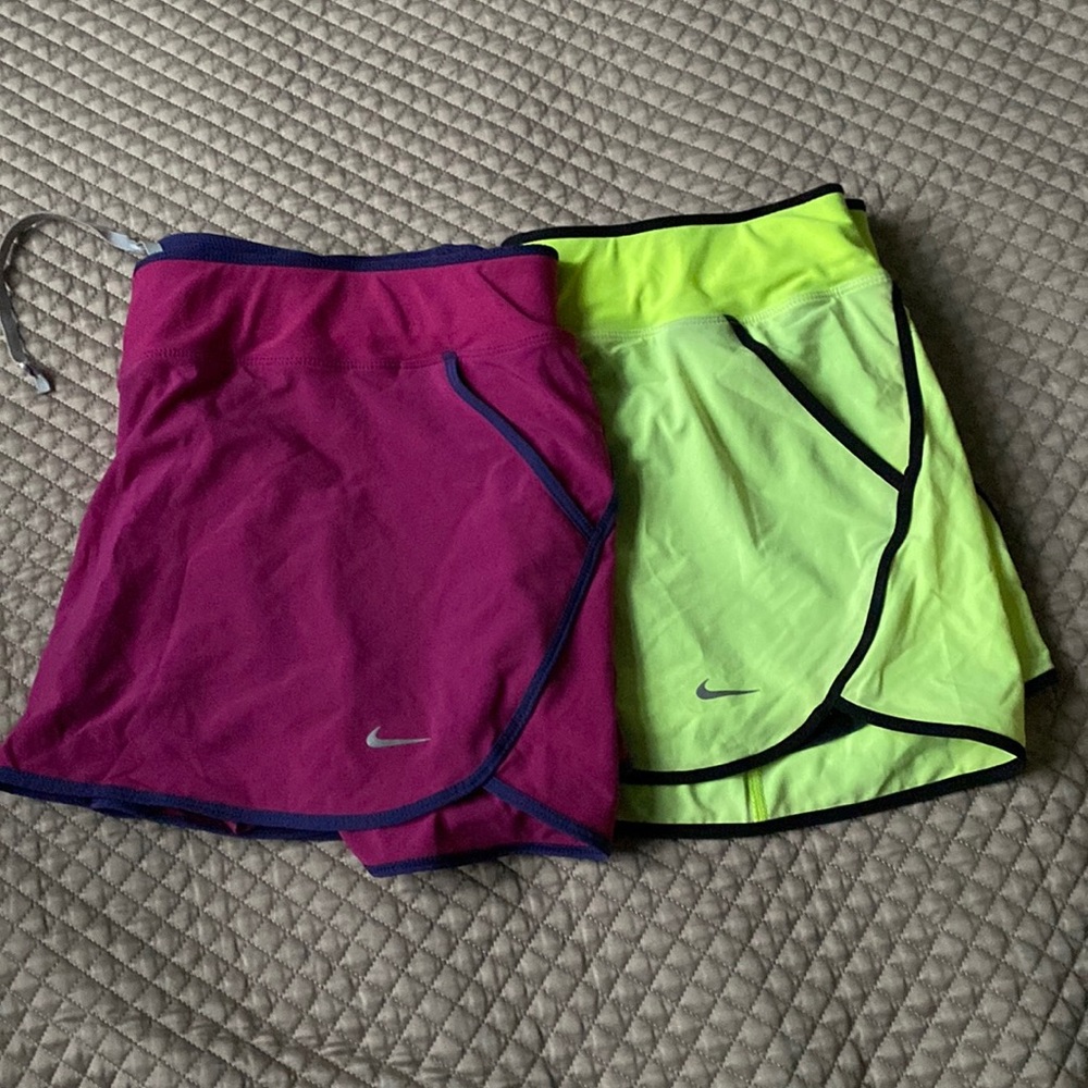 2 Nike Running skorts